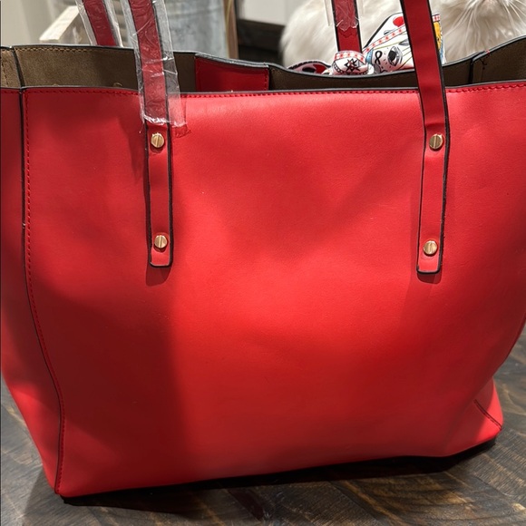 Mondani Red Tote Bag with Twilly accent - Picture 2 of 7